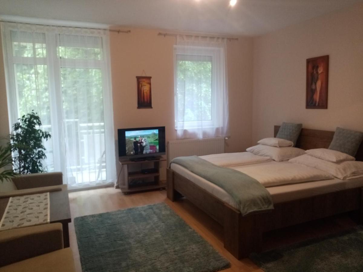 Hévíz Lake Apartman Esterno foto